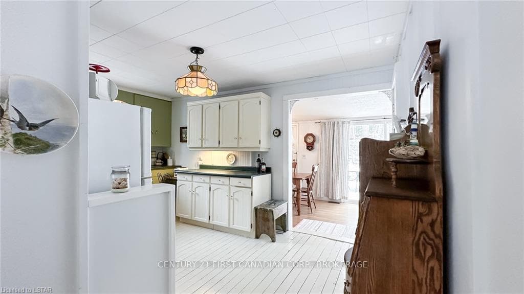 7670 EDWARD Lane photo 14