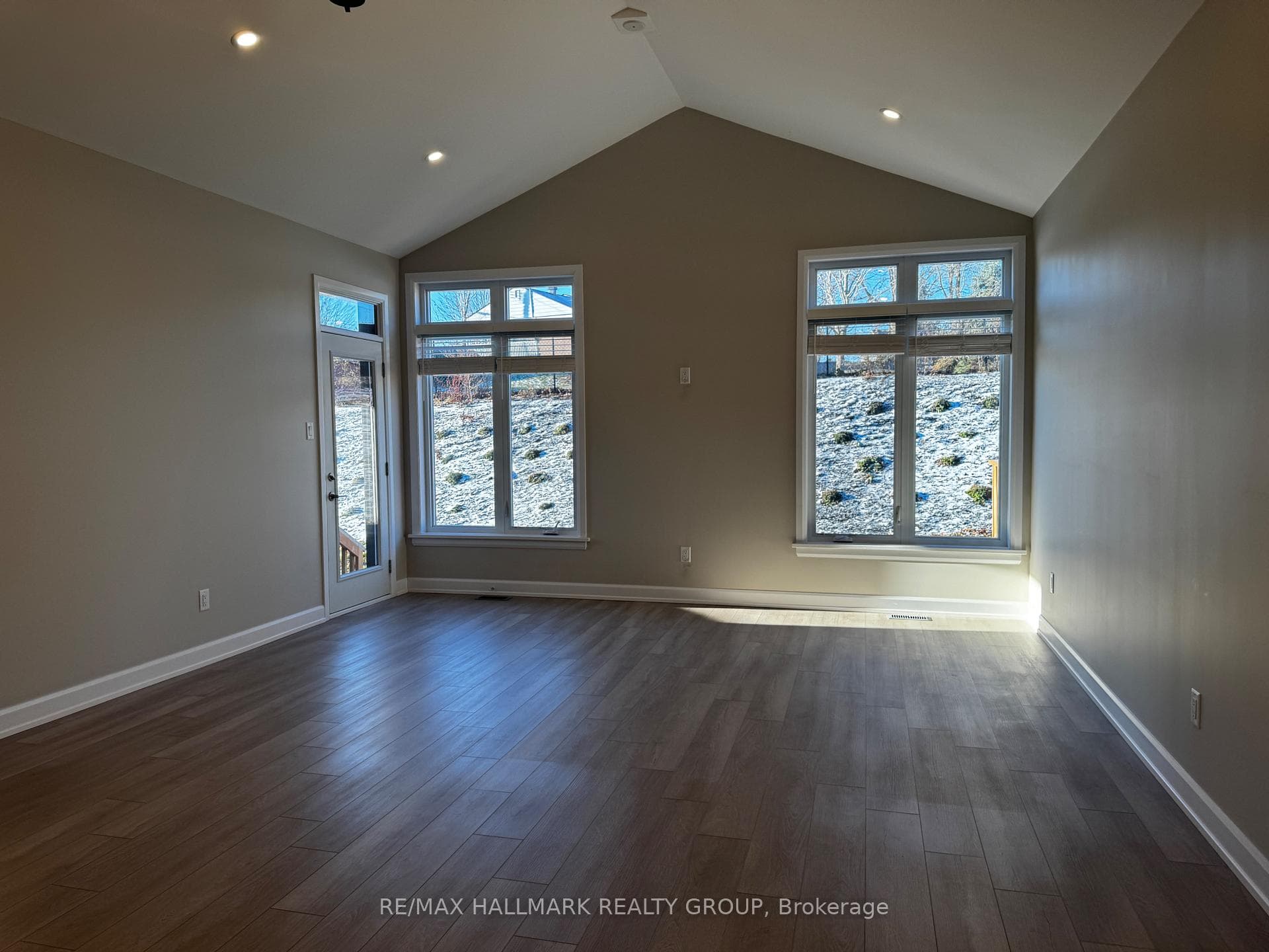 1497 Flanders Road photo 14