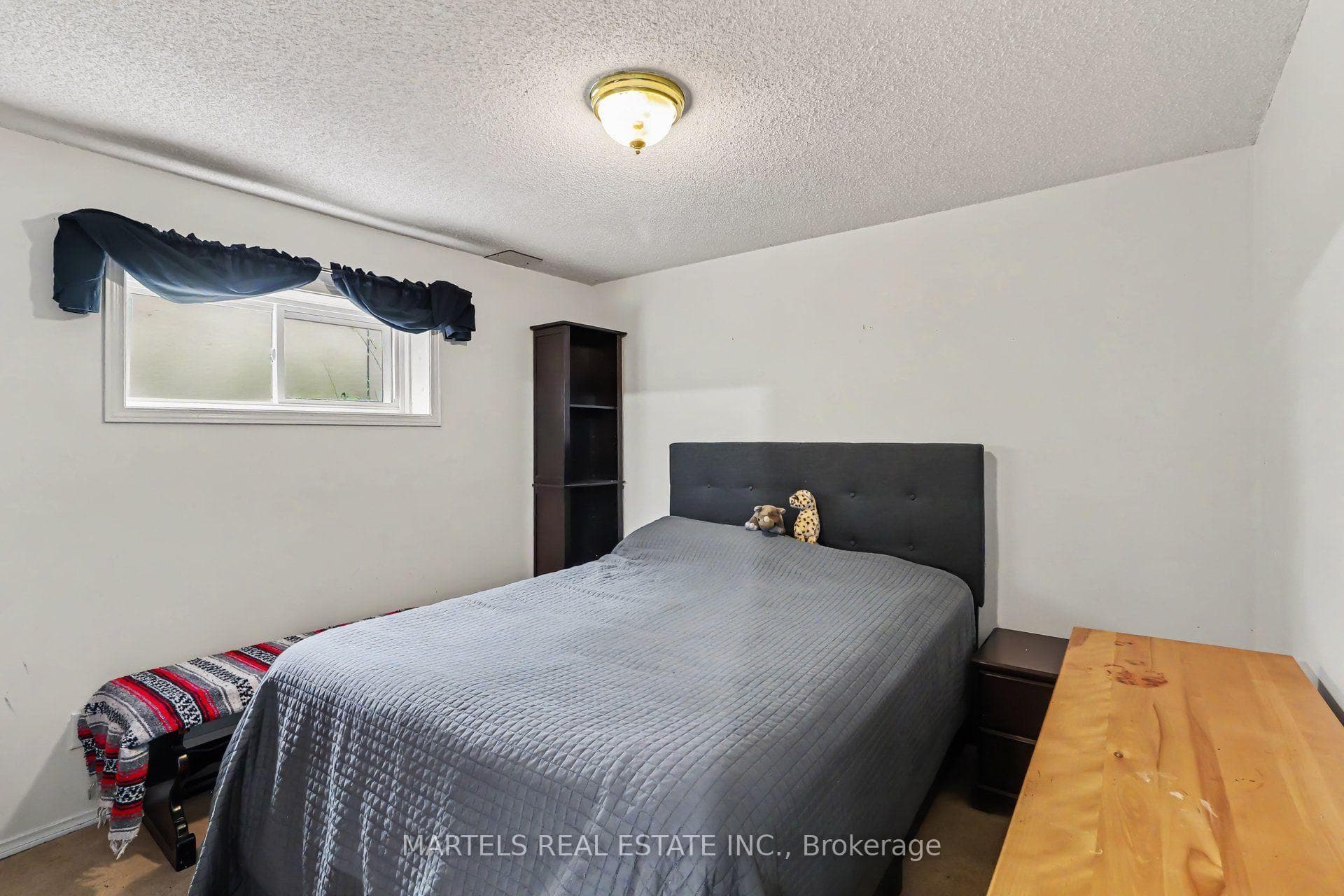 879 Lawrence Street photo 15