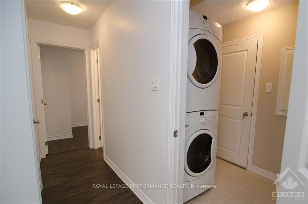 111 Dalehurst Drive Unit B photo 10