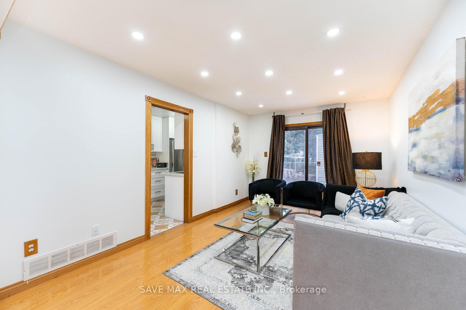 4 Franca Crescent photo 8