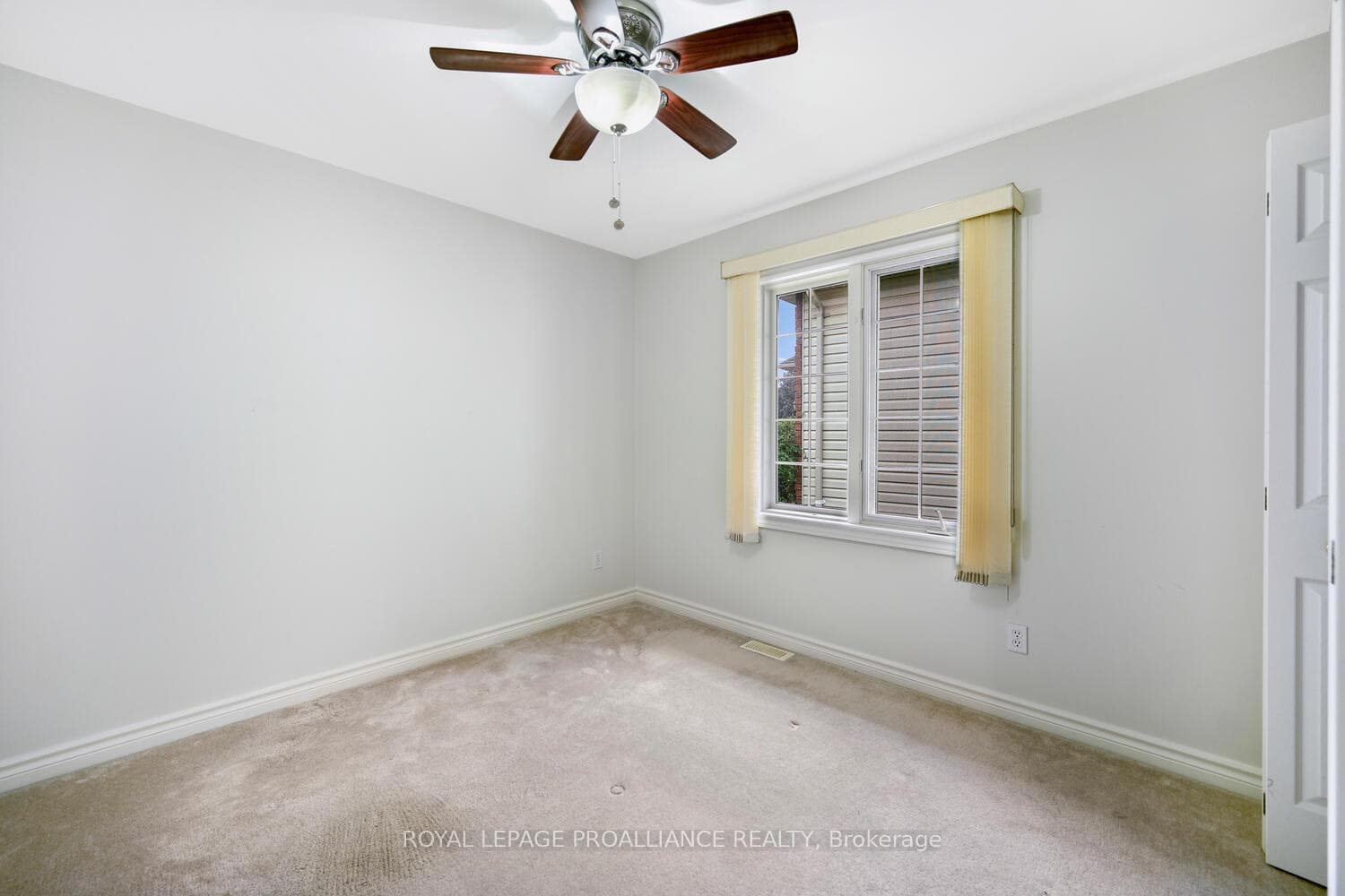 1003 Montrose Street photo 17