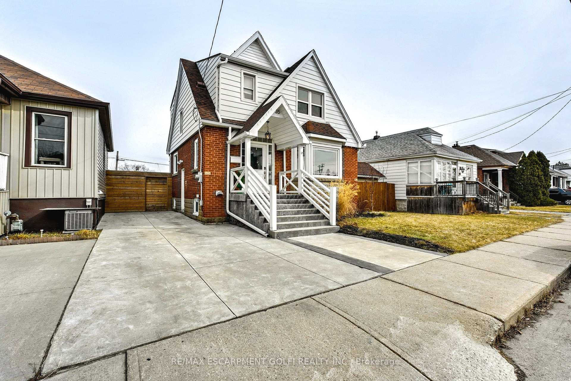 35 Allan Avenue photo 2