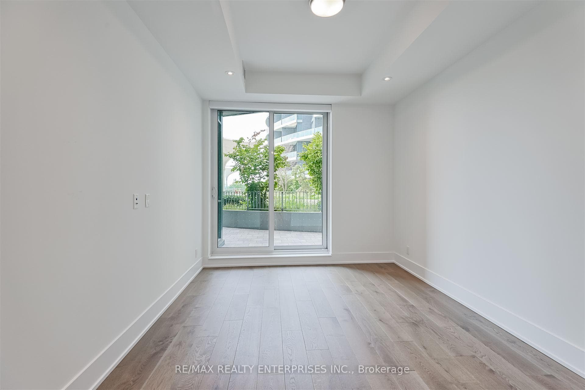 1 Edgewater Drive Unit 212 photo 18