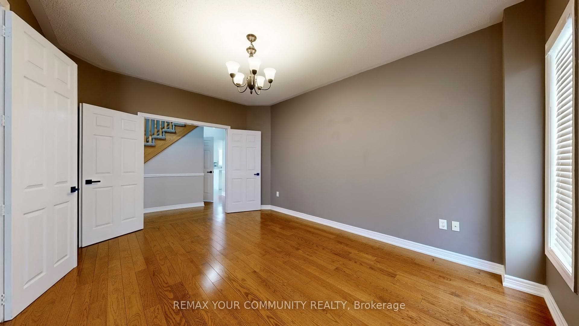8 Westacott Avenue photo 14
