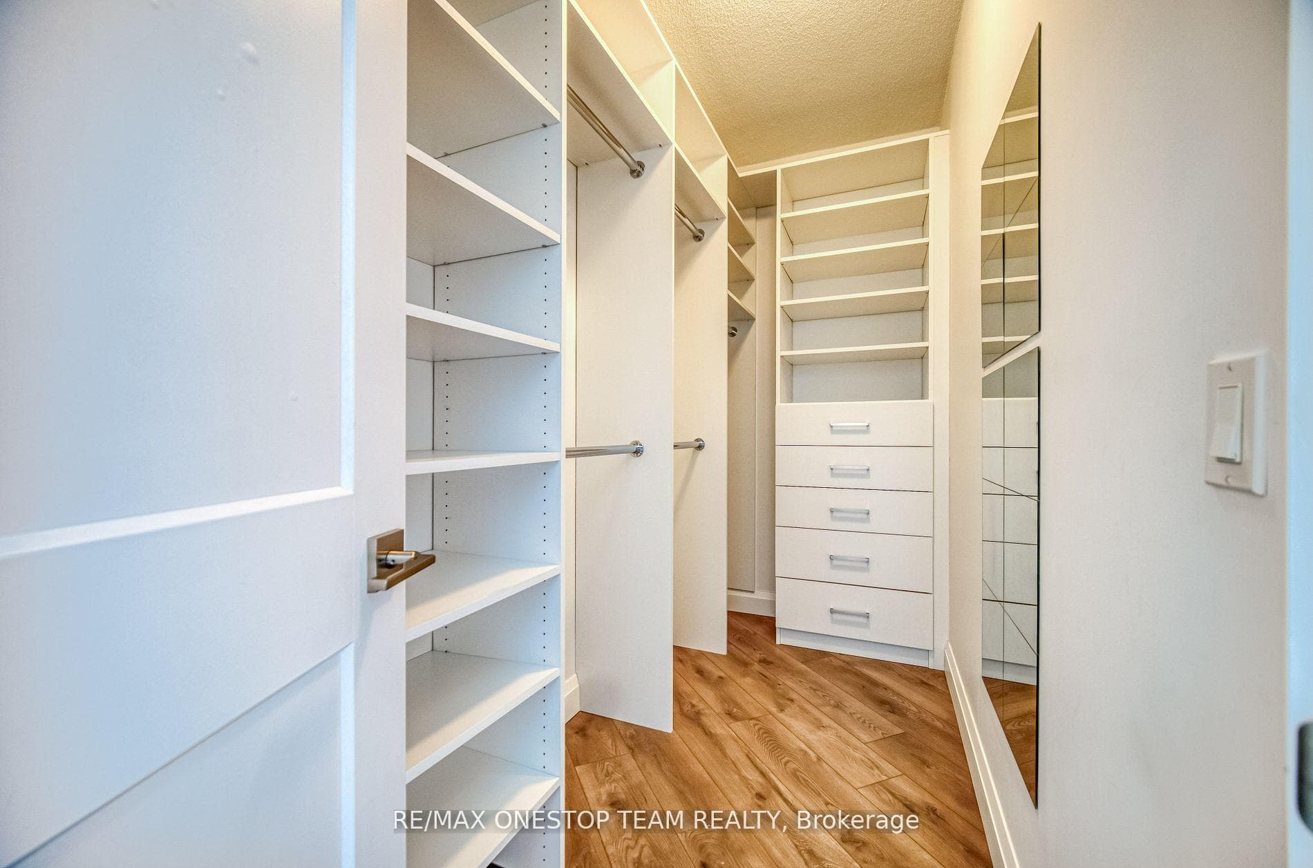 218 Queens Quay Unit 1002 photo 21