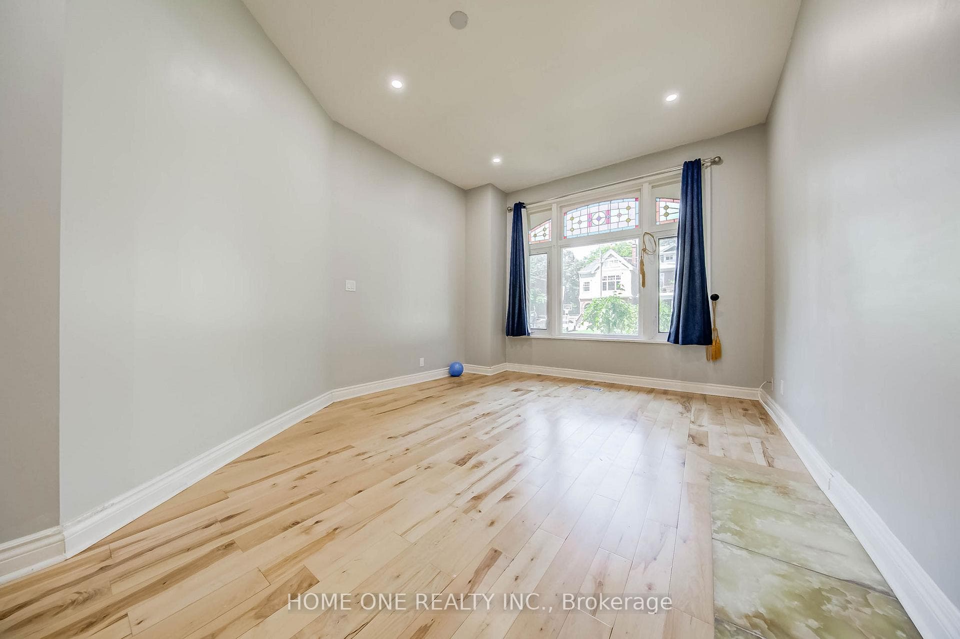 13 Simpson Avenue Unit Main Floor photo 19