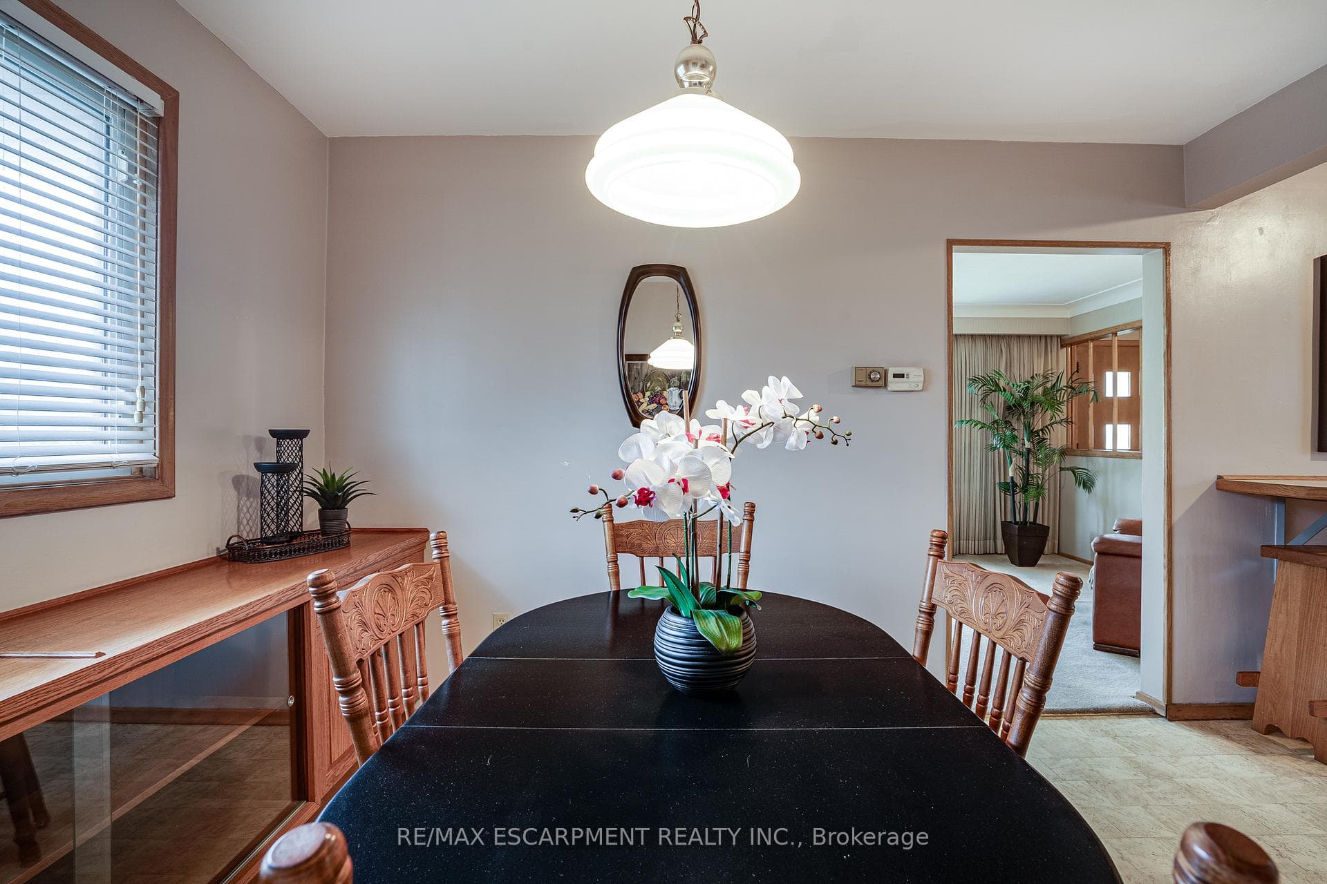 165 HOOVER Crescent photo 15