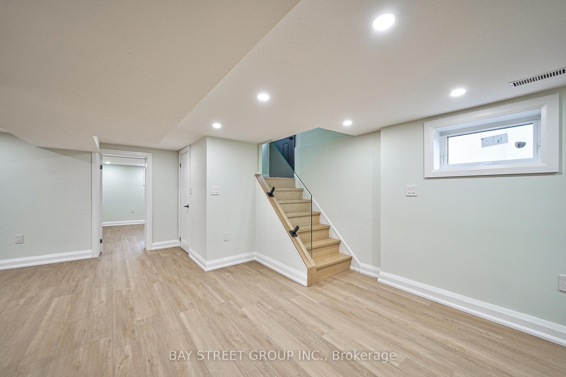 20 Janet Boulevard photo 26