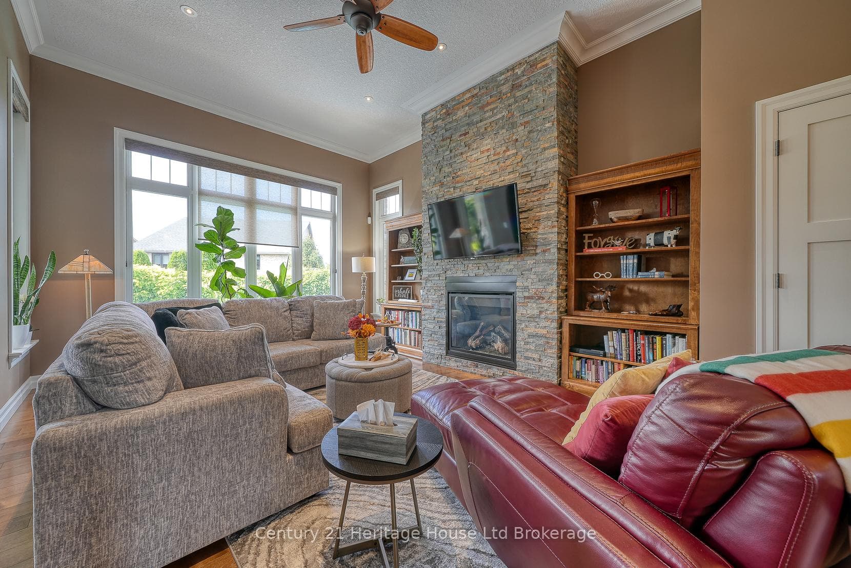 563 Lakeview Drive photo 11