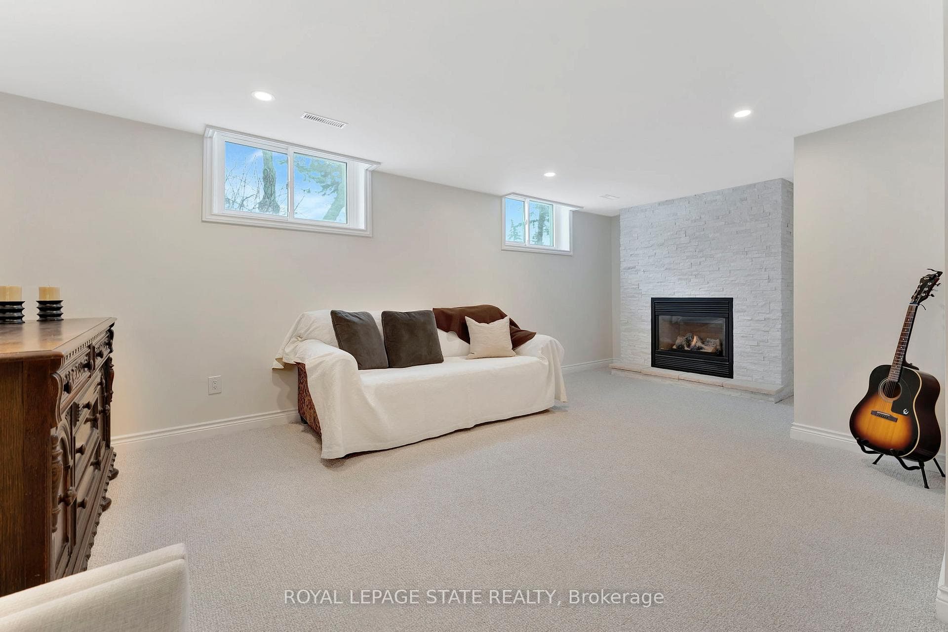 1457 Dewbourne Crescent photo 29