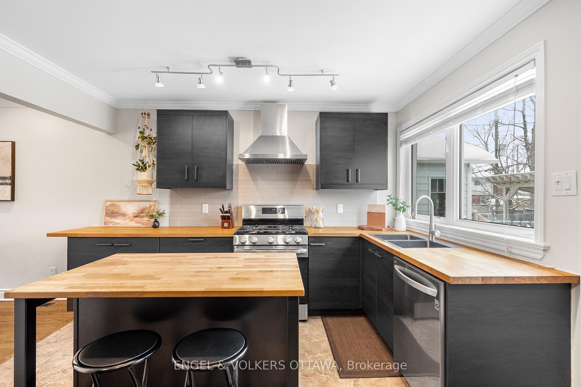 2707 Marie Street photo 9