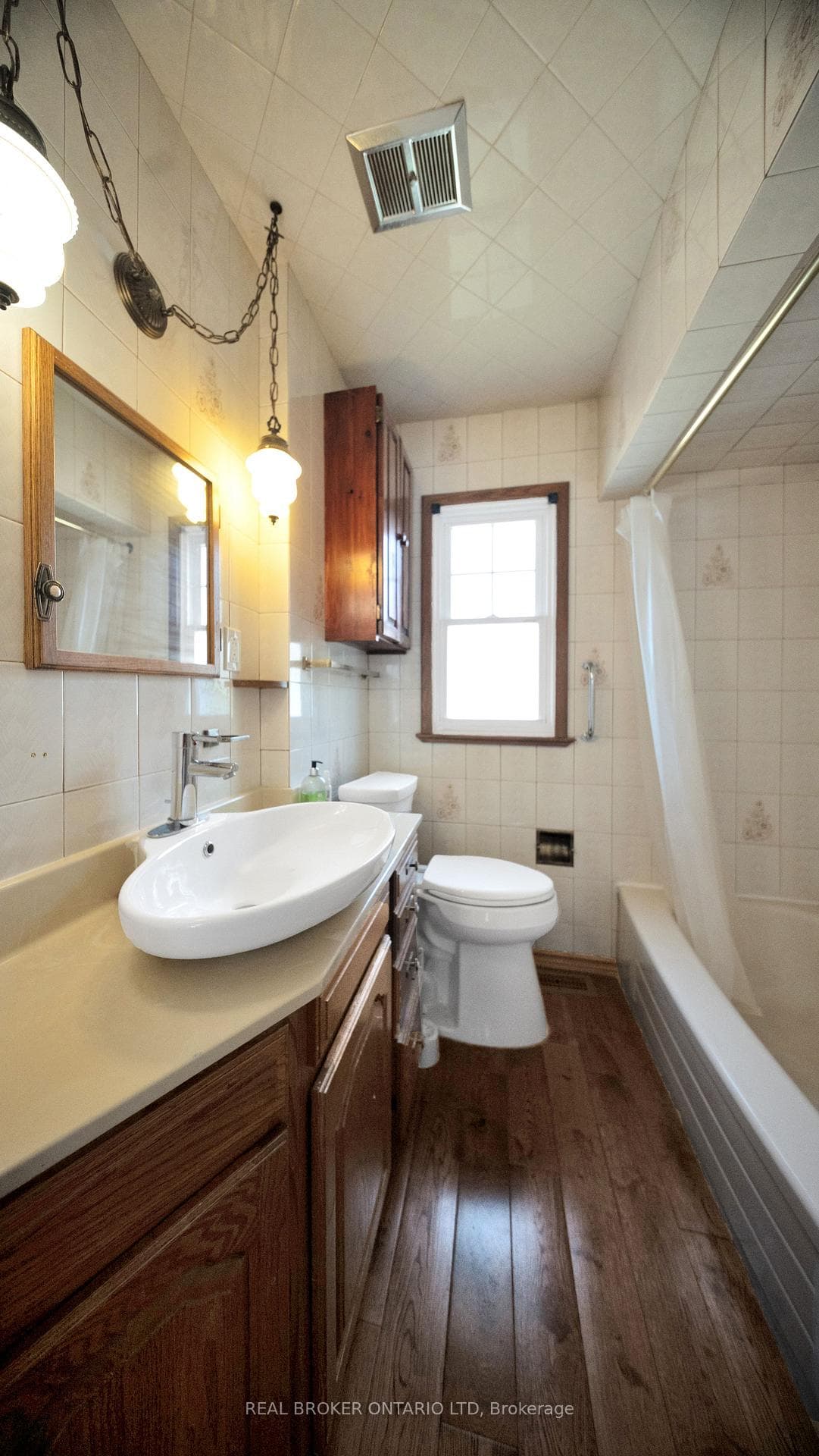 74 Sterling Street photo 16