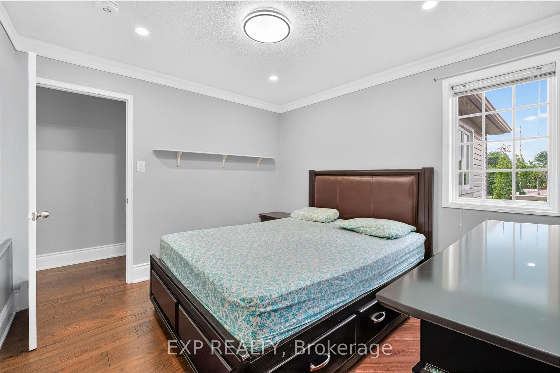 5896 Chorley Place Unit Upper photo 24