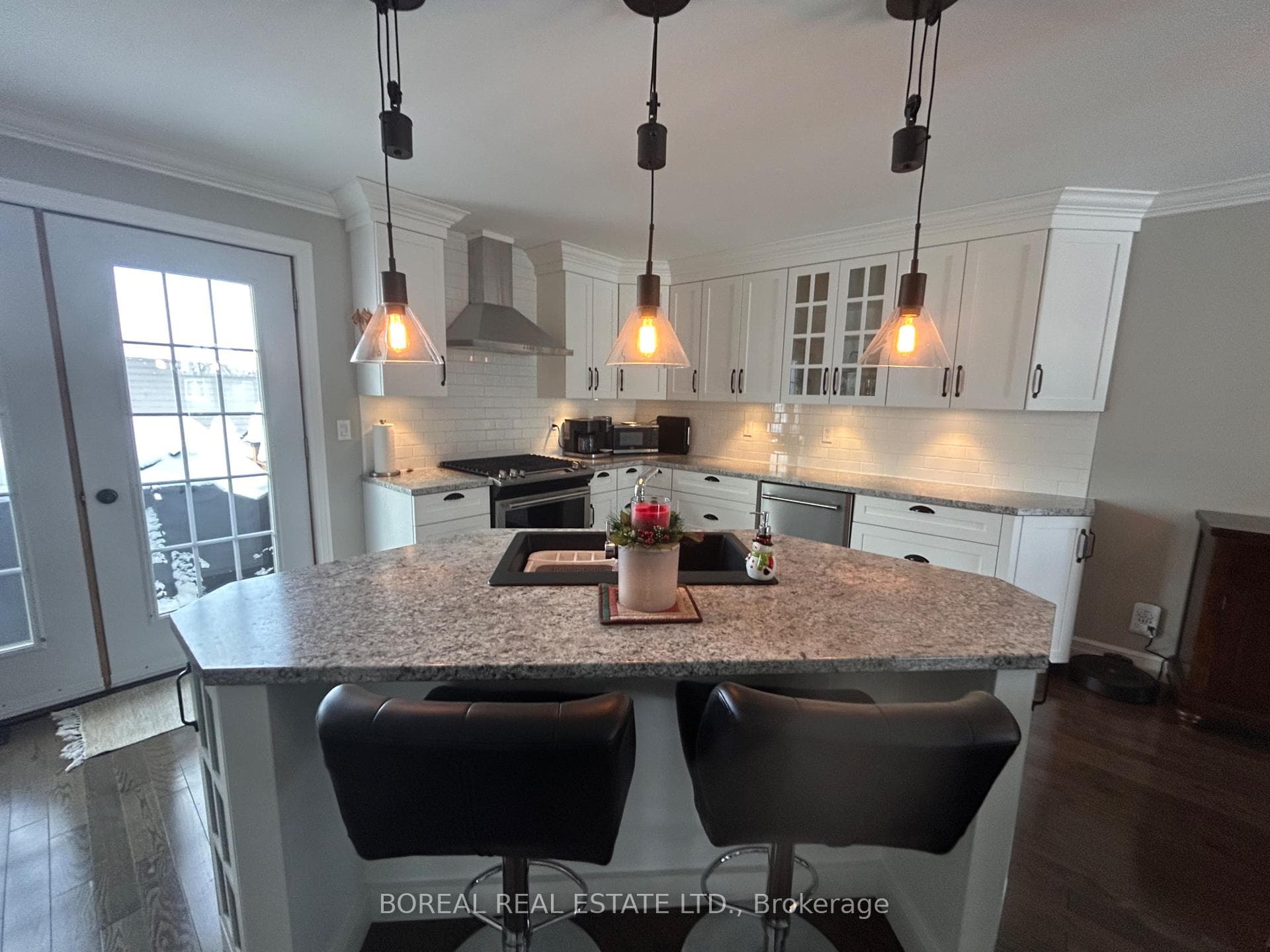 95 Alexandra Avenue photo 8