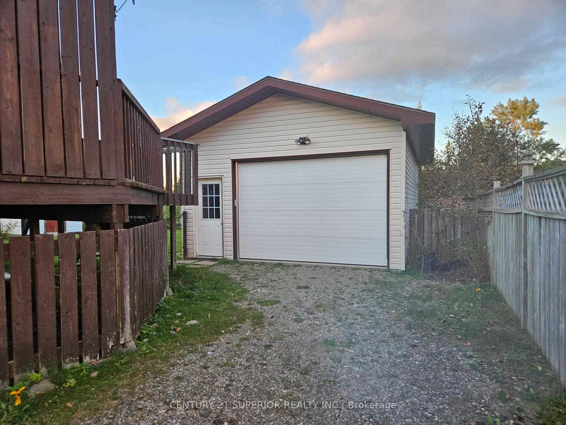33 Godfrey Drive photo 46