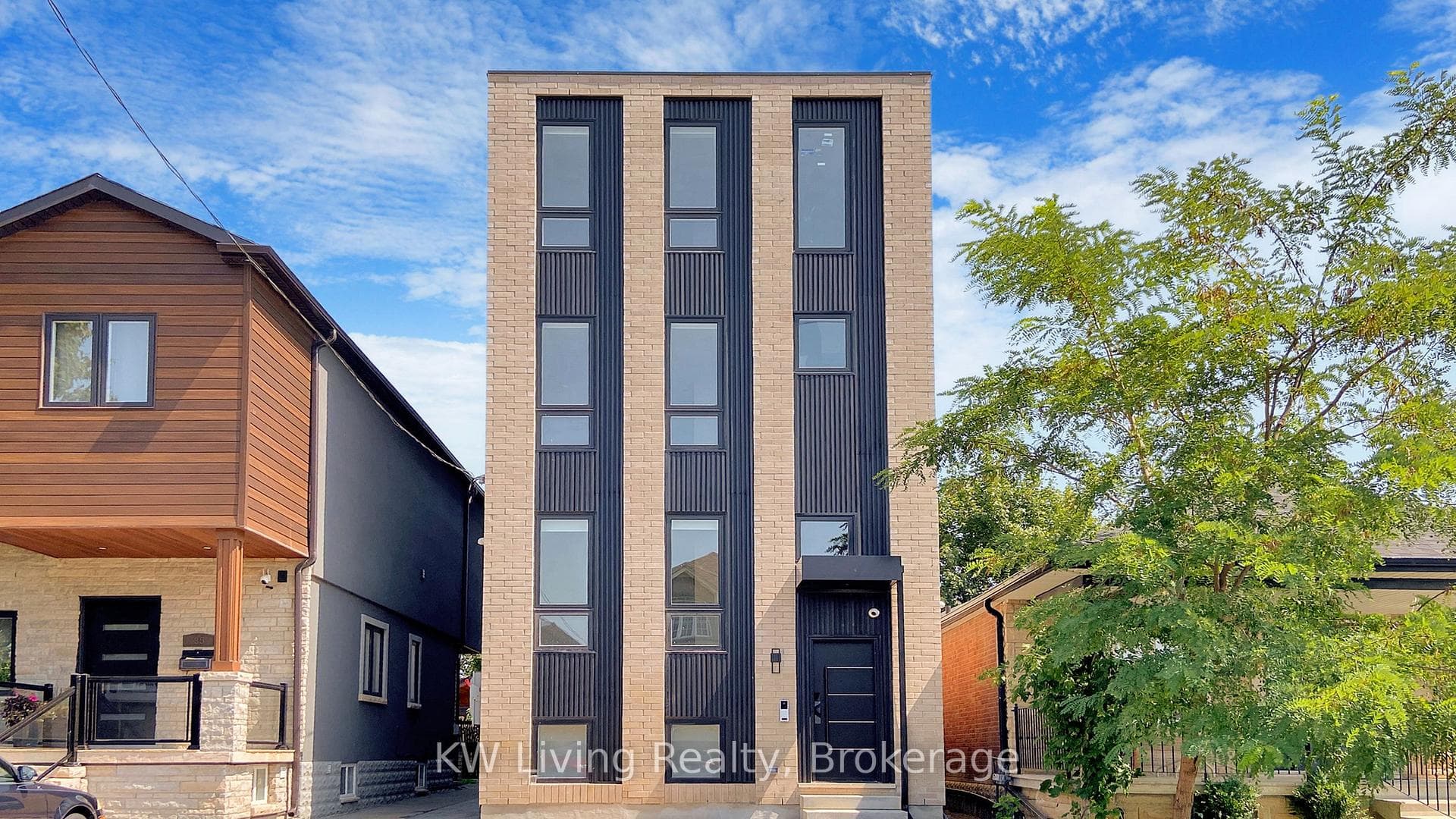 33 Kirknewton Road Unit 301 photo 1