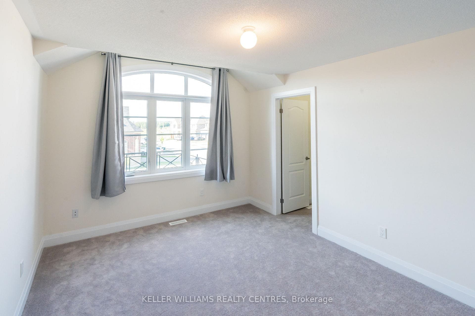 21 Baleberry Crescent photo 16