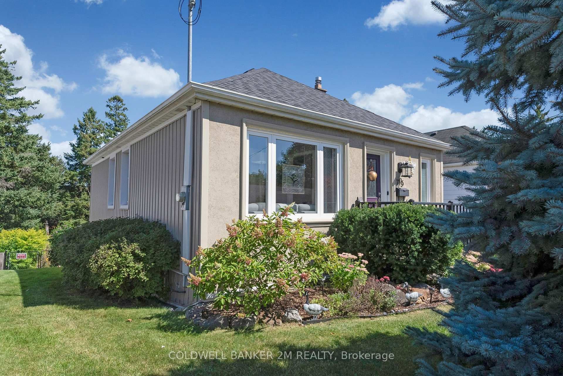 705 Athol Street photo 40