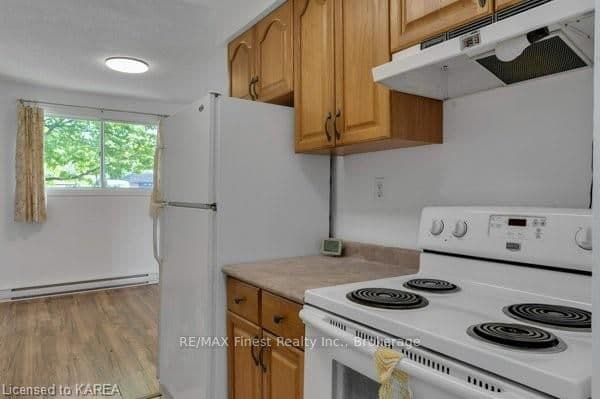 376 JAMES Street photo 11