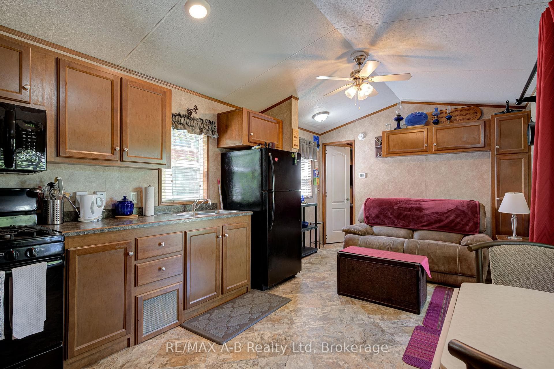 923590 Road 92 Road Unit 612 photo 18