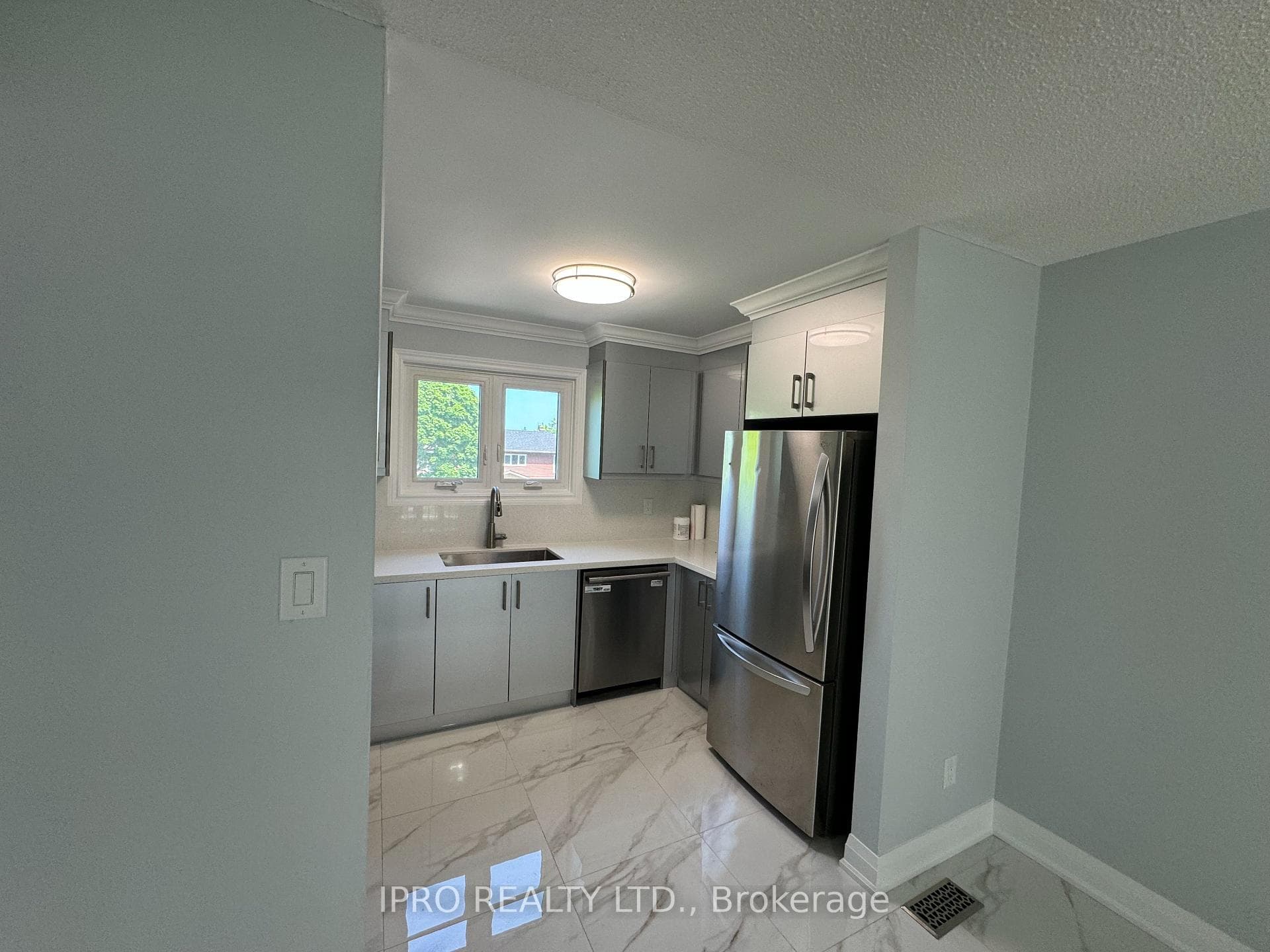 3356 Burdock Place photo 6
