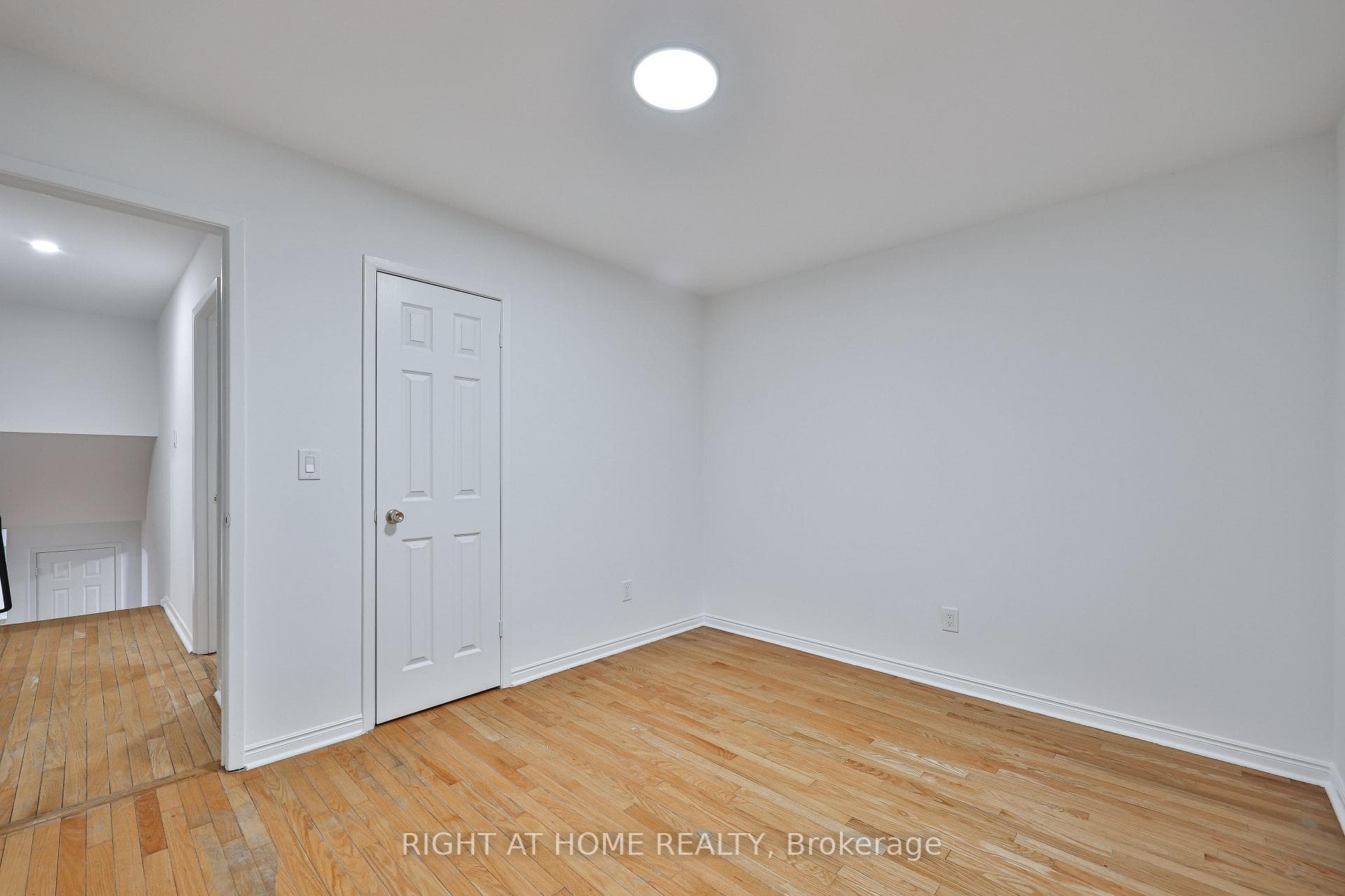 3783 Keenan Crescent Unit Upper photo 17