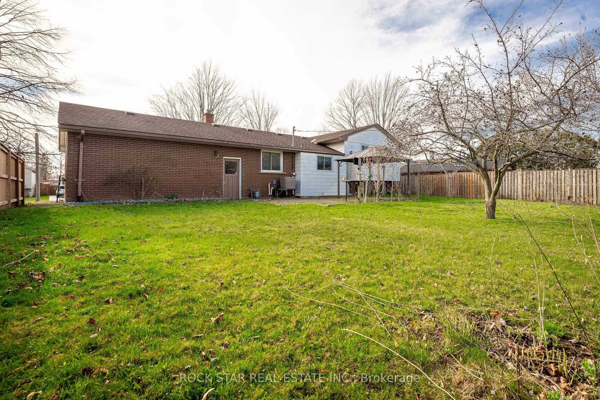 73 BUTLER Drive photo 16