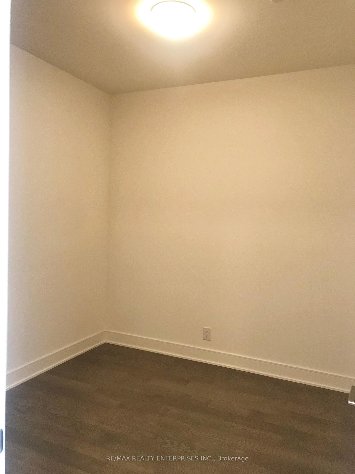 1575 Lakeshore Road Unit 445 photo 10