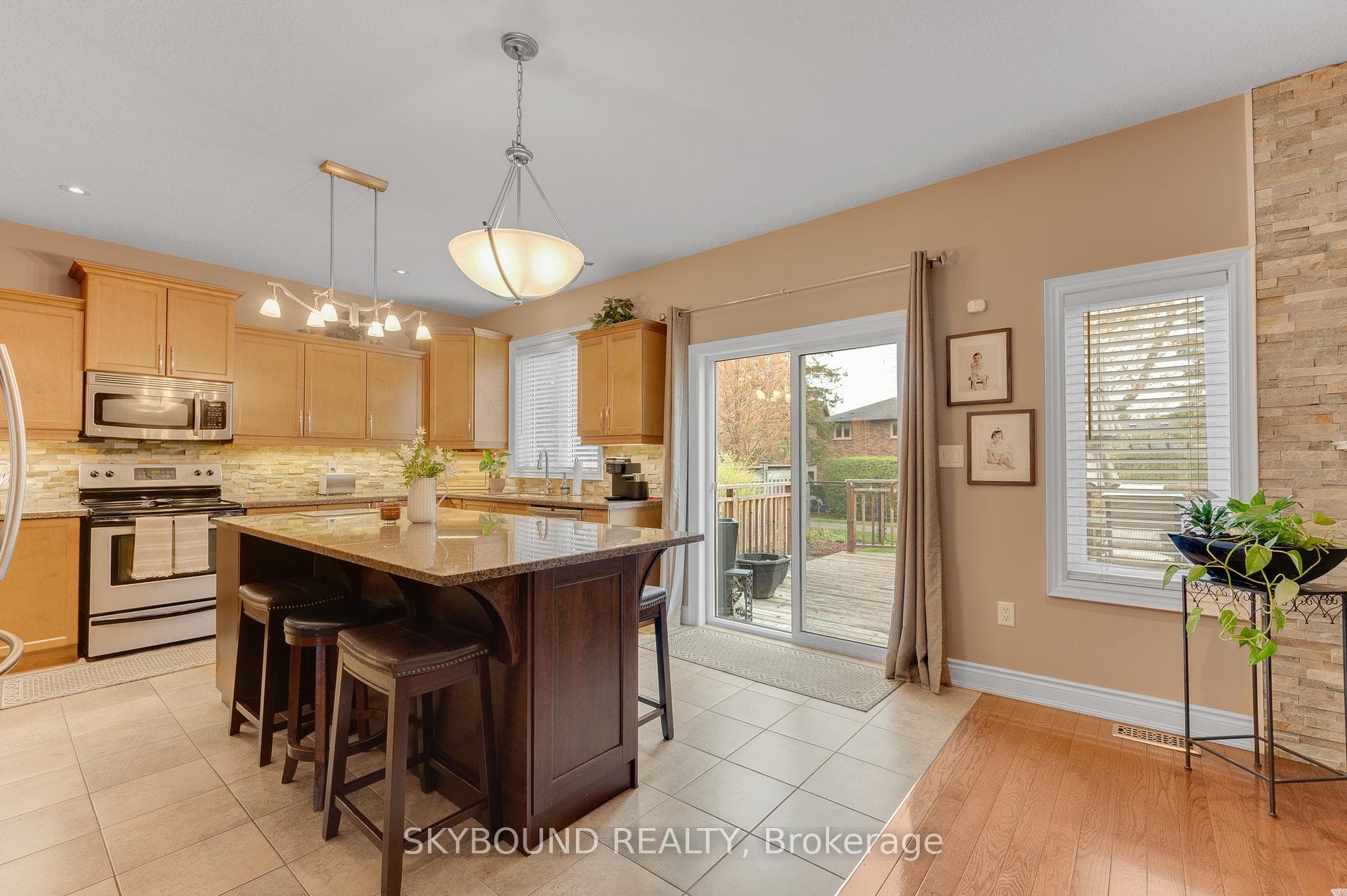 365 Valridge Drive photo 13