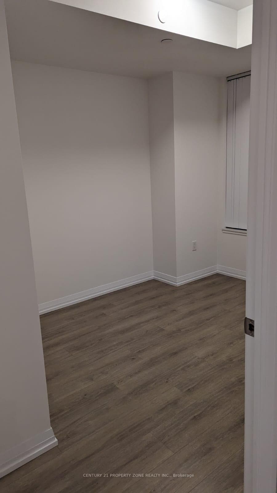 50 Dunfield Avenue Unit 813 photo 4