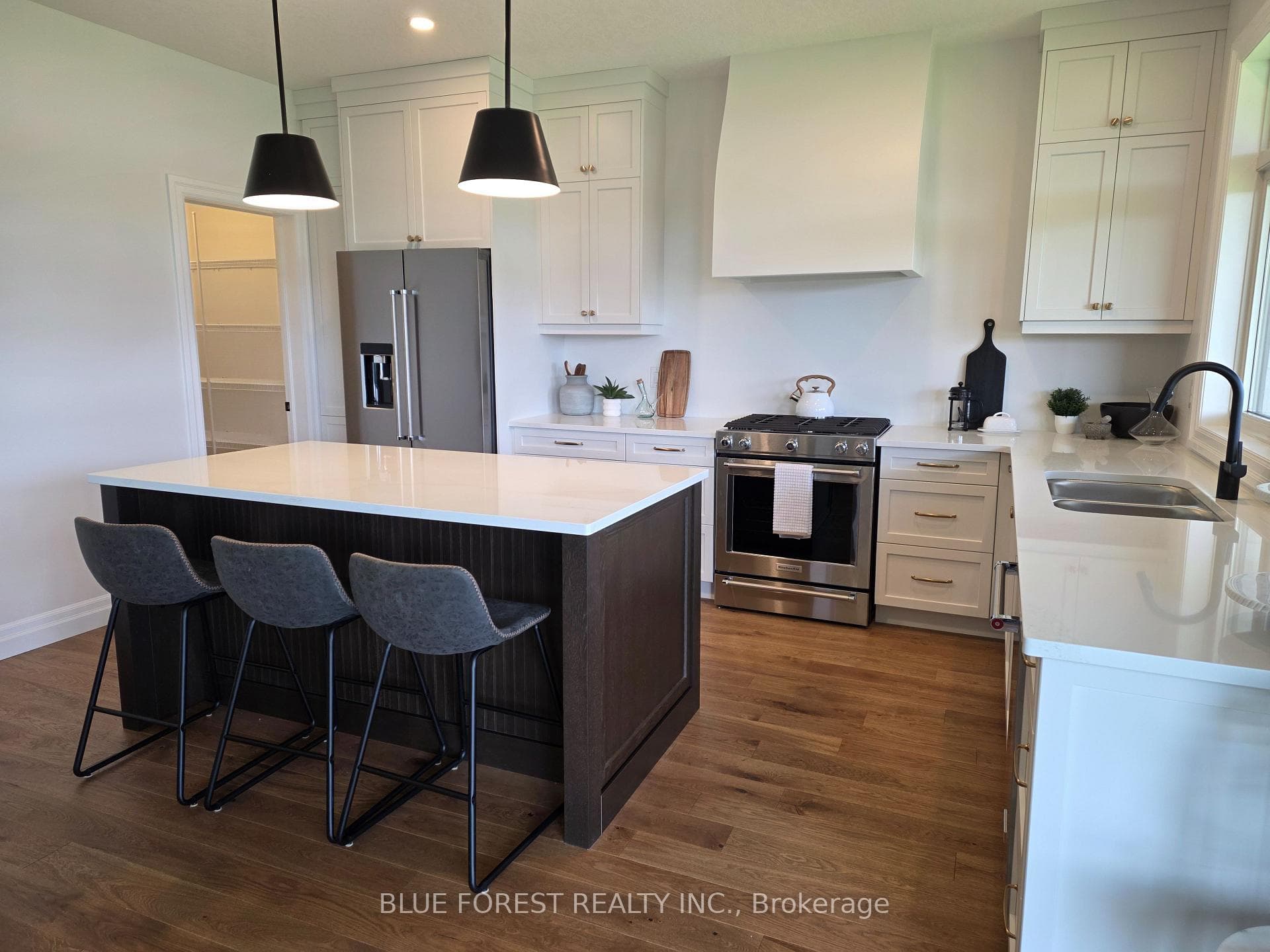 230 Harvest Lane photo 4