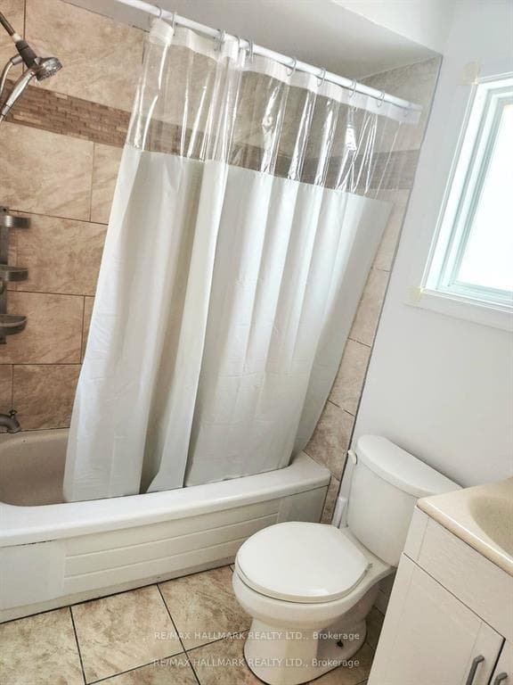 71 Ecclestone Drive Unit Upper photo 8