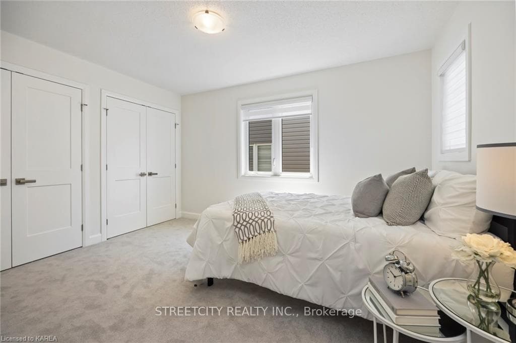 741 Riverview Way photo 8