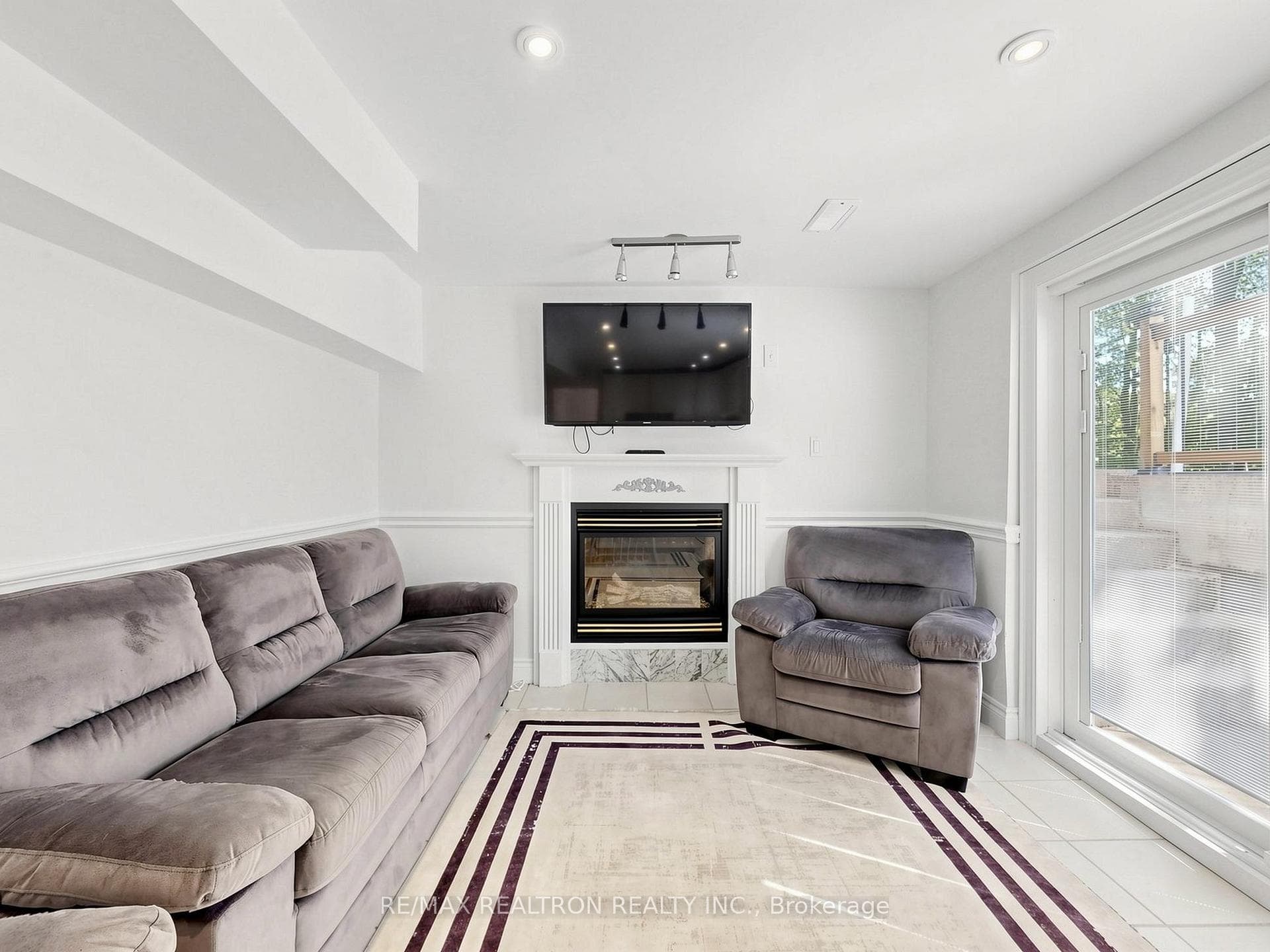 132 Stilecroft Drive photo 36