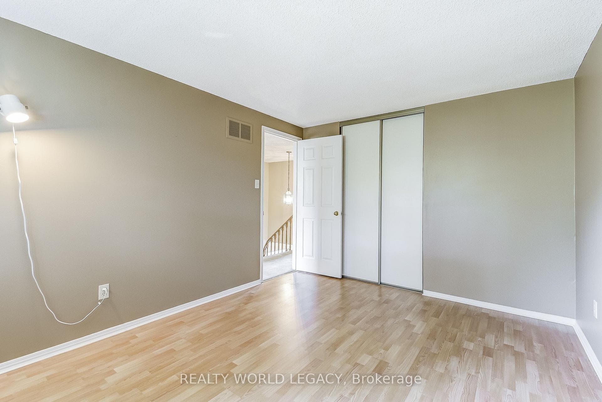 2113 Fallingbrook Court photo 26