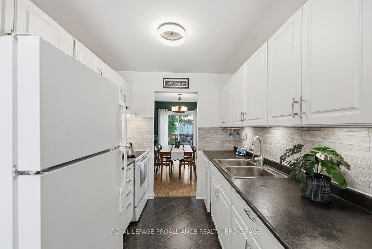 30 Barker Drive photo 7