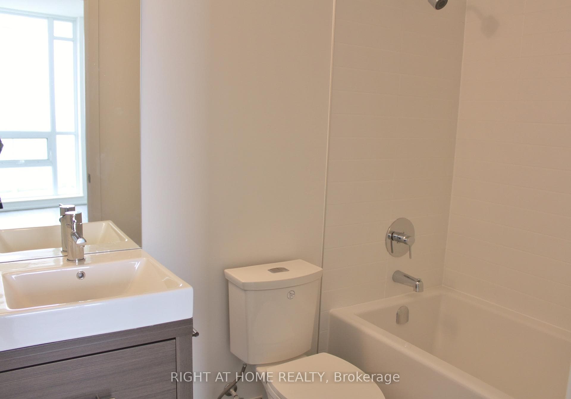 66 Forest Manor Road Unit 1212 photo 5