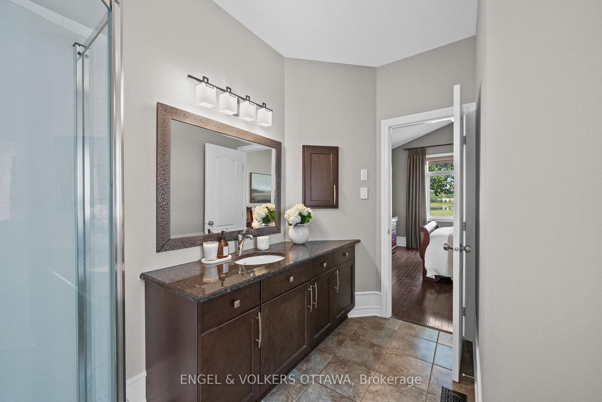 112 Equinelle Drive photo 24