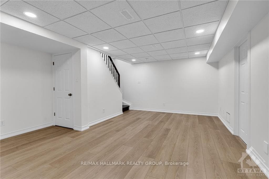 307 APPLECROSS Crescent photo 29
