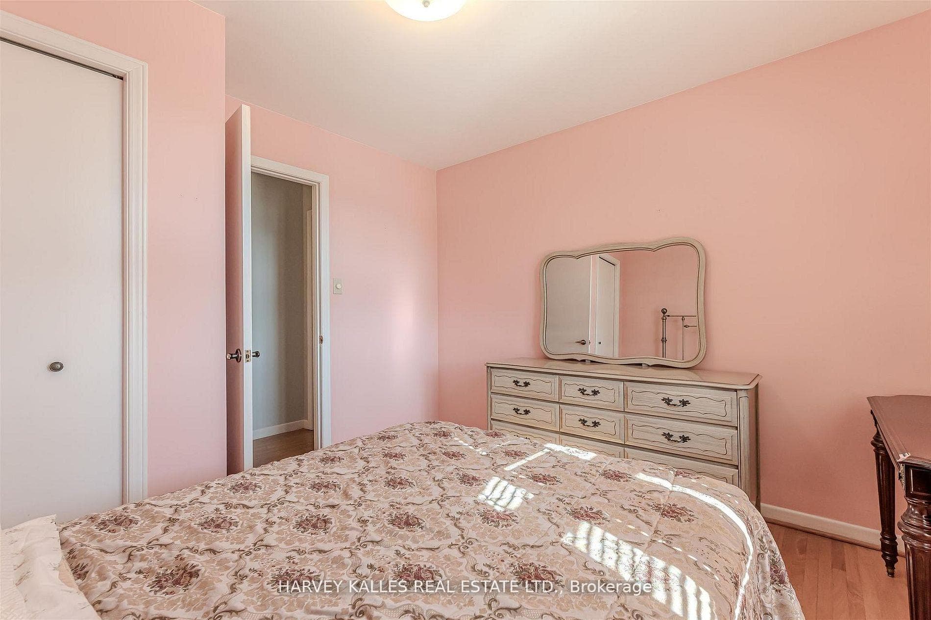 274 Mcgill Street photo 27