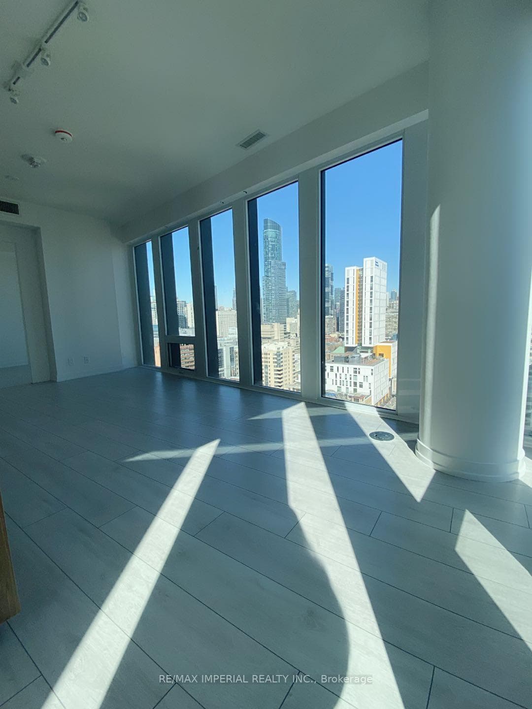 60 Shuter Street Unit 2811 photo 13