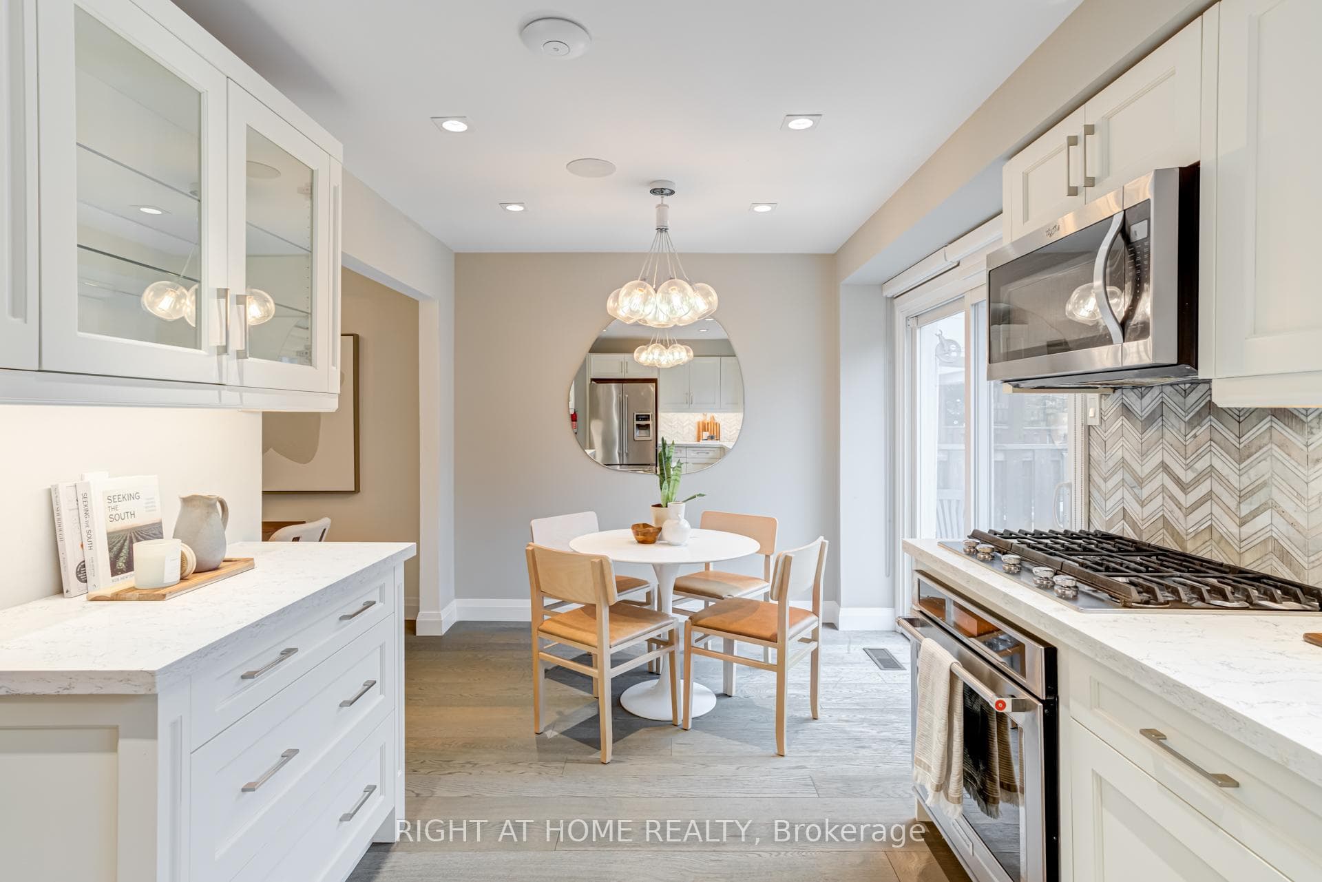 10 Capilano Court photo 15