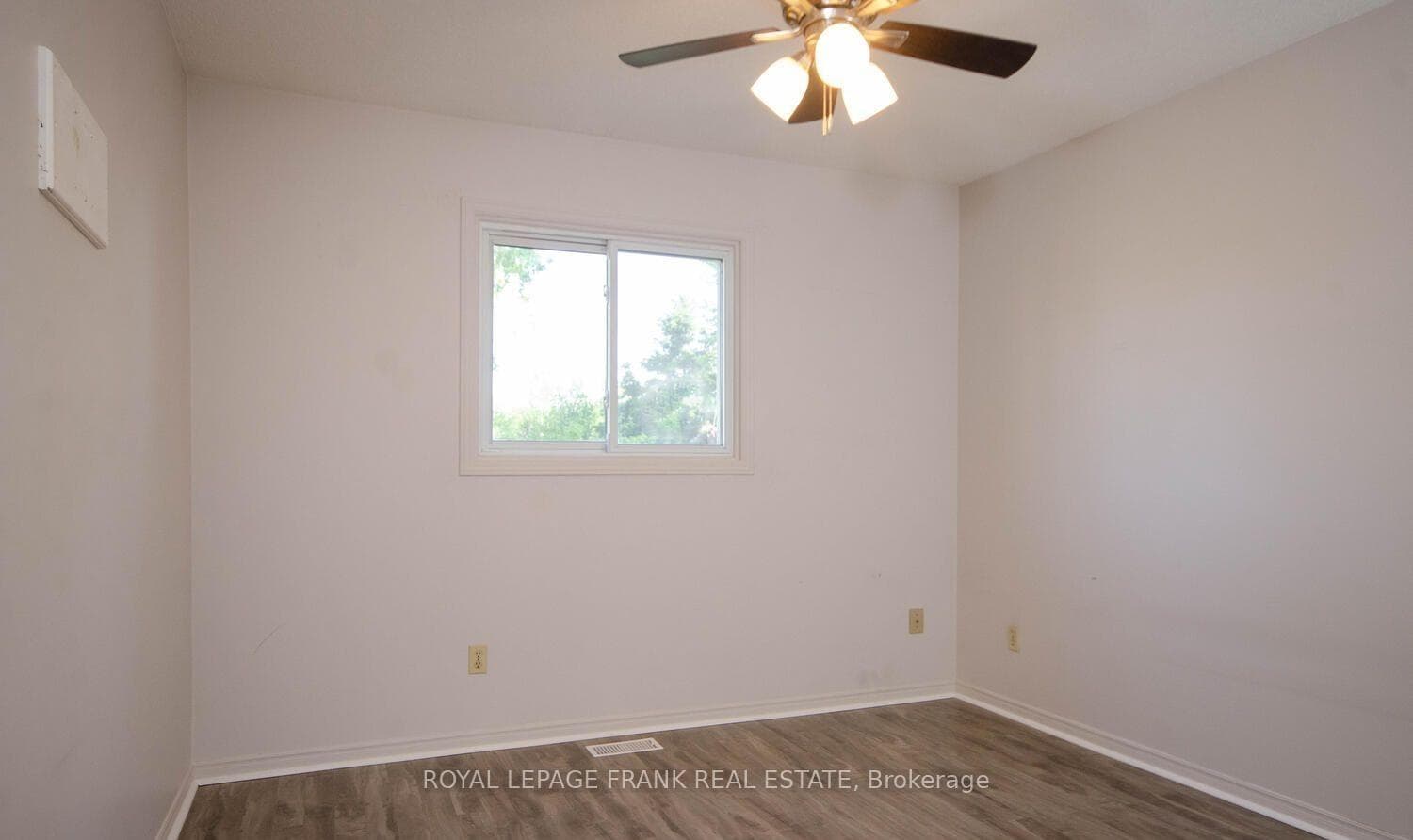 481 Burnham Manor Court photo 11