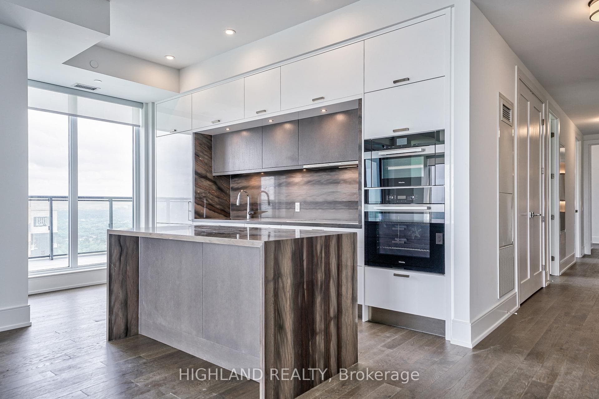 30 Inn On The Park Drive Unit PH10 photo 6