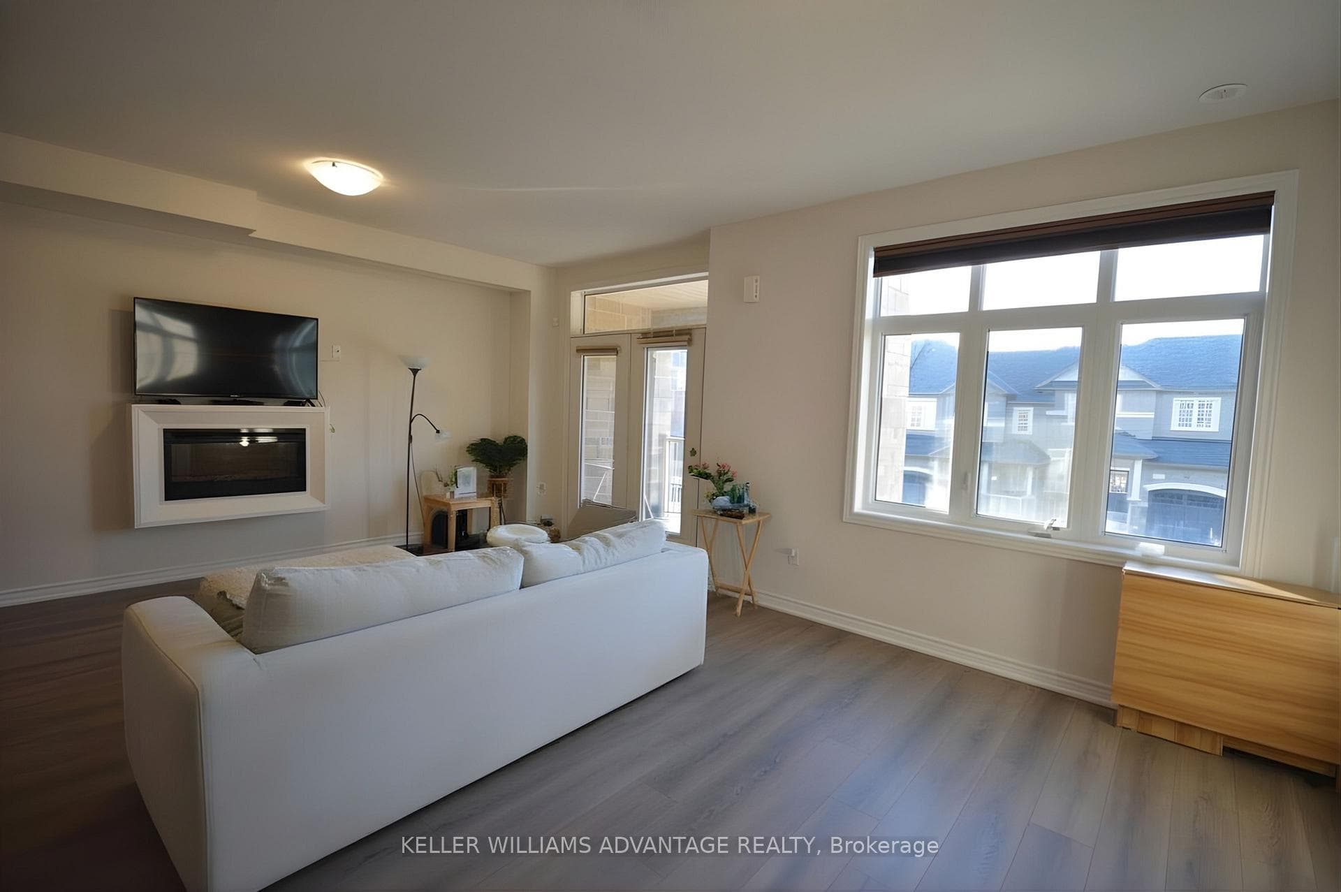 466 Silver Maple Road photo 12
