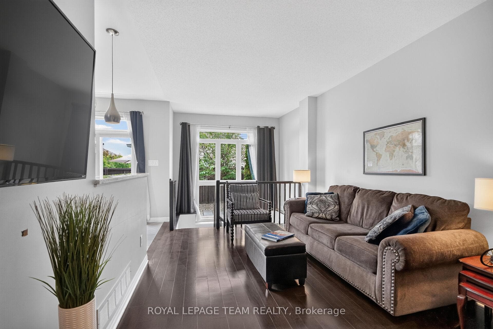 111 Hawkeswood Drive photo 7