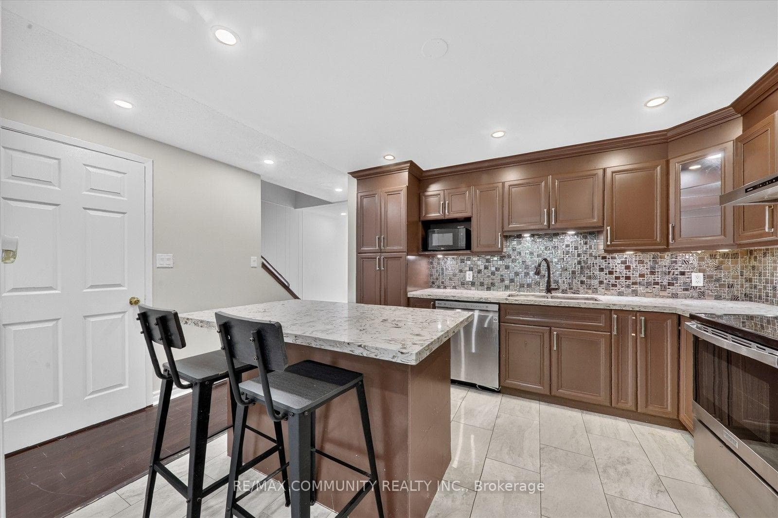 850 Huntingwood Drive Unit 15 photo 6