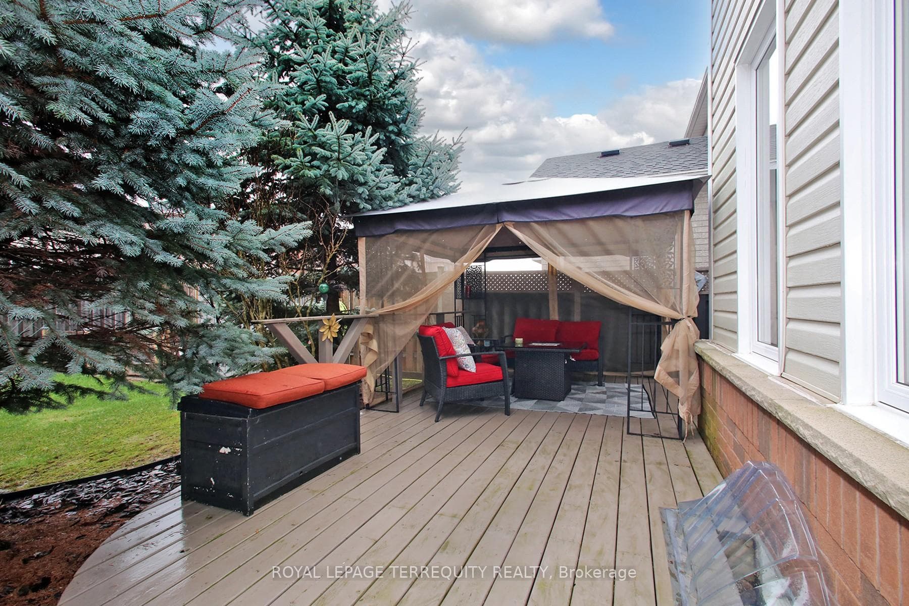 471 Woodsmere Crescent photo 32