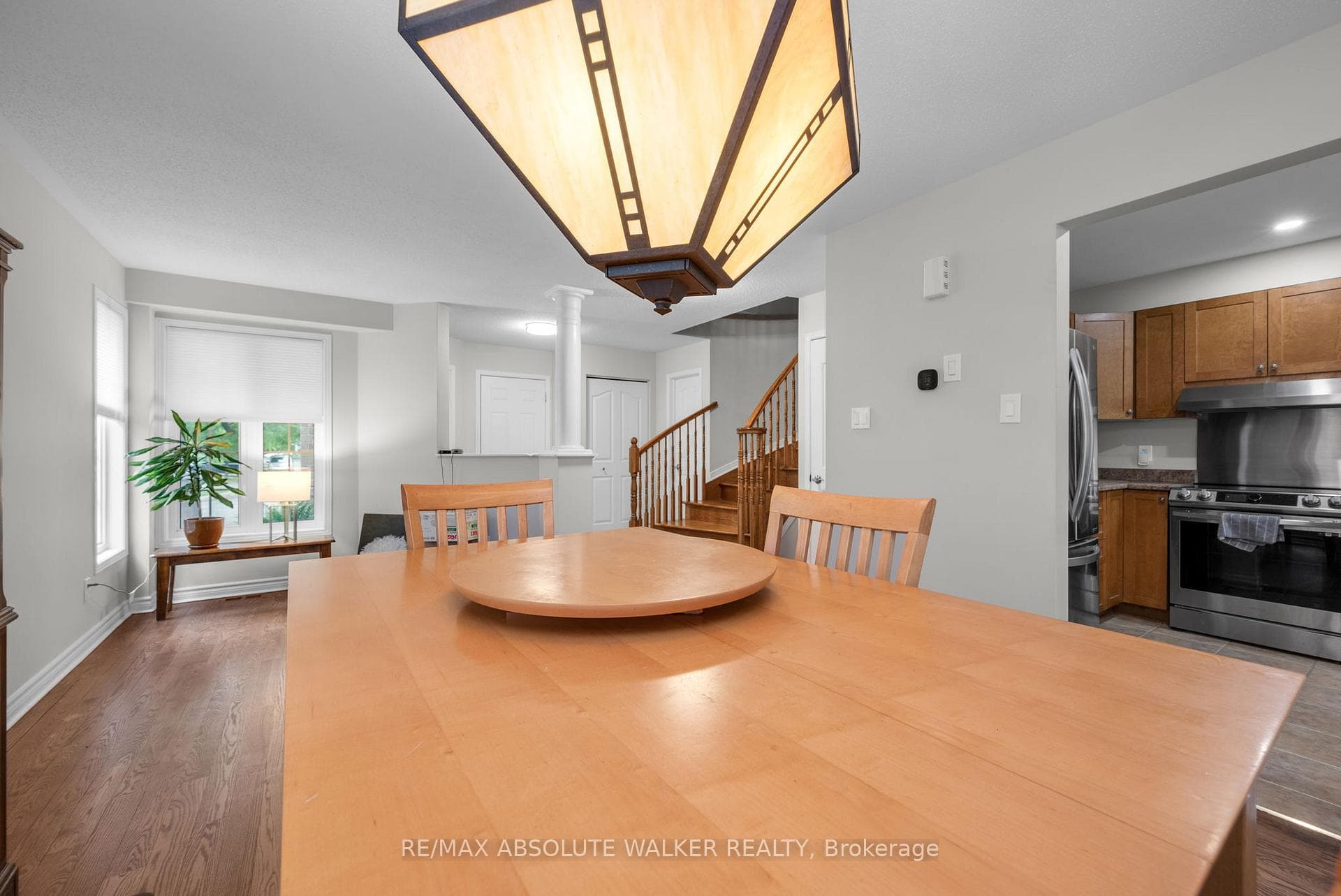 2351 Glandriel Crescent photo 11